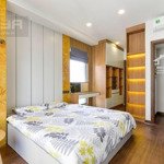 cần bán căn hộ saigon royal- 5.95 tỷ ( 82m2)- fulll nội thất- lh 0918753177