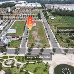 bán gấp đất 100m2 ngay công viên 2.1ha. sau lưng lô đất là chợ đêm - cách trường mầm non 200m