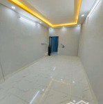 nhà mới đẹp, (3x10m 2 lầu 2pn 3wc), h3g 264/7a nguyễn tiểu la, p8, q10