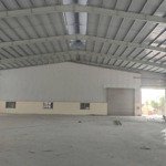 cho thuê kho xưởng bến lức, long an. diện tích 2500m2. hệ thống pccc tự dộng.