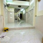 bán gấp nhà nguyễn khoái, quận 4, 48m2, gần chợ, gần bệnh viện, trường học. lh 0922811690 ngân