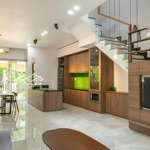 cho thuê nhà phố palm residence nội thất đẹp giá rẻ chỉ 32tr/ tháng, lh em lực phạm xem nhà ngay