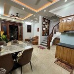 nhà 5 tầng phố trương định, 50 m2, gần ô tô, ngõ thông, trước nhà vô cùng rộng thoáng, ở ngay.