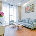 chính chủ cho thuê căn hộ tại c7 giảng võ, ba đình, dt 80m2, 3 pn, full đồ, view hồ giá 15 triệu