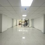 văn phòng tầng trệt mới xây 120m2 tại lý phục man.