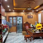 bán gấp nhà 6 tầng thang máy 48m2, 9,8 tỷ, view đẹp, nội thất cao cấp, ngõ thông oto vào nhà