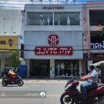 cho thuê nhà mt nguyễn gia trí, p25, bthanh, dt 8x20 trệt 2 lầu. giá rẻ . lh 0901686298 .mr thao