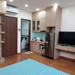 chính chủ cho thuê chung cư mini dạng studio 40m2 full đồ phố hồng tiến giá 6 triệu: lh 0916393862