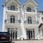 bán villa trịnh hoài đức _ tp đà lạt. xây làm 2 căn giống nhau. view thung lũng