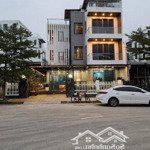 chính chủ cần bán bt phú cát city view vườn hoa hướng đông nam.giá 10 tỷ . 180m2. lh:0964588966