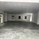 cho thuê 600m2 mặt bằng làm showroom nội thất, ô tô tại mặt đường phạm văn đồng hà nội 0964859595