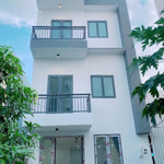 nhà mới(5,4*9m)4 tầng ở phạm thế hiển f7 q8,nhà sau căn mt đường,shriêng hoàn công đủ,lh 0934123986