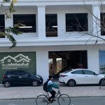 cần bán gấp căn shophouse ,3 tầng , sẵn sổ lâu dài