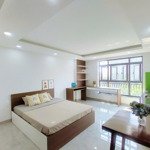 trống studio cửa sổ - ban công full nội thất - đường lớn đỗ được oto