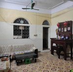 cần bán nhà diện tích 70m2, vị trí đắc địa tiện cho việc đầu tư homestay, giá thương lượng!