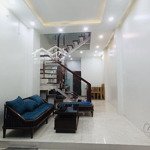 nhân hoà. nhà đẹp, ngõ thông phố lớn, ba gác tránh thoải mái, ra phố cực gần chỉ 60m. 39m2