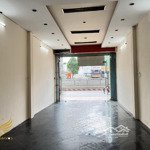 cho thuê mbkd phố trương công giai, 33m2 giá 12tr/th vỉa hè sân bay, vị trí kinh doanh đẹp