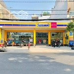 bán nhà 10mx25m, mặt tiền lê văn sỹ, quận 3, cấp 4 đang cho ministop thuê hđt 90tr/tháng