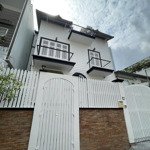 cho thuê căn villa đường số 2 khu làng báo chí phường thảo điền