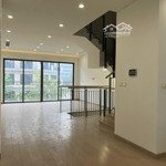 cần cho thuê gấp shophouse 5 tầng 99m2 view phố đi bộ, mặt sau công viên khu đông dân cư