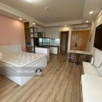 studio - cho thuê ngăn hạn q10 giá 18tr/tháng miễn phí 2 suất hồ bơi view vô cực lh: 0901430118