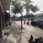 cho thuê mặt bằng trống, mặt tiền phạm văn đồng, ngay ngã tư nên rất thu hút view trực tiếp