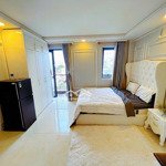 phòng 30m2 full nội thất, cửa sổ thoáng mát nằm ở phan chu trinh, bình thạnh nằm ngay chợ bà chiểu