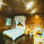 căn farmstay view triệu đô 1000m2 giá cắt lổ tại trung tâm đà lạt có sẳn căn nhà gỗ dọn vào ở ngay.