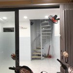 nhà 3 tầng 43,2m2 đầy đủ nội thất ngay chợ đêm hồ thị ký q10 vào ở ngay, đầy đủ tiện ích xung quanh