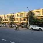 bán shophouse 120m2. sát chợ vải ninh hiệp .cách long biên 6 km