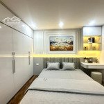 bán căn 2 phòng ngủ, 80m2 giá 5.3tỷ, full nội thất chỉ việc ở, có slot ô tô