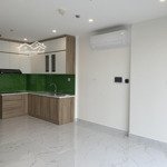 gia đình cho thuê căn hộ 69m2, tầng cao view thoáng. đã có bếp, rèm, wifi. nhà mới, lh 0932238180