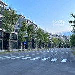 một căn shophouse duy nhất 108m2 giá chỉ 5 tỷ xxx, đường rộng 18m tại eco central park