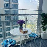 cho thuê nhanh căn vinhomes central park 3pn khu p6a, view hồ bơi, nội thất cực kì đẹp