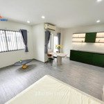 studio - ban công, cửa sổ thông thoáng - full nội thất - nguyễn thị định