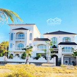 cần bán lô đẹp 280m2(14 x 20) hướng đông nam đối diện công viên chỉ 19 triệu/m2 tp nha trang