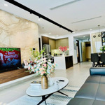 hàng hiếm! chính chủ cần bán căn 2pn toà discovery complex full nội thất, giá 6 tỷ. lh 0968989239