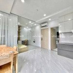 studio ban công 40m2 tách bếp - máy giặt riêng - nhận giữ phòng qua tết nhà siêu thoáng , đẳng cấp