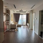 chính chủ gửi em bán căn hộ 2pn đủ đồ tòa r2 sunshine riverside tây hồ