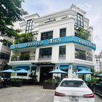 cho thuê nhà mặt phố phạm huy thông, dt 170m2 thông sàn, mặt tiền 10m vỉa hè thênh thang, view hồ