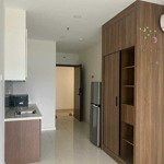 cần cho thuê ch officetel central dt 32 m2 có rèm máy lạnh, nước nóng. giá chốt 8 tr.lh 0866688444