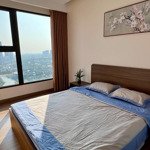 chính chủ cần bán căn hộ 3 phòng ngủ view siêu đẹp giá tốt nhất . 0938905585