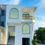 bán căn góc 2 mặt tiền thân văn nhiếp quận 2 dt 130m2 giá 33.5 tỷ sổ hồng riêng đang có hđ thuê ạ