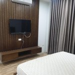 chính chủ cho thuê căn hộ 2 ngủ 75m2 full đồ, oto đỗ cửa phố hoàng như tiếp giá 8 triệu: 0916393862