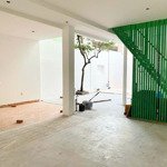 siêu phẩm mặt tiền ngô gia tự 350m2 giá chỉ 28 triệu / tháng lh: 0912 47 3878