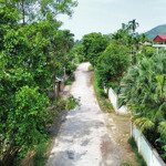 chuyển nhượng lô đất mặt tiền rộng, xung quanh nhiều homestay, khu vực đông dân cư, nhiều tiện ích