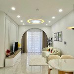 căn hộ celesta rise view hồ bơi giá 20tr / tháng trang bị tất cả các nội thất xịn, mới 100%