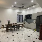 bán gấp nhà phố giang biên, dt: 100m2 x 5 tầng thang máy, nhỉnh 16tỷ. ngõ thông xe tải, giá đầu tư