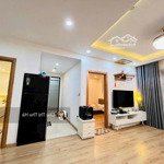 bán 68m2 2 ngủ cc kpark tầng trung đẹp , giá 4,4 bao phí