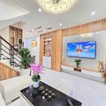 bán nhà trần thái tông-cầu giấy51,6 m2,lô góc,5 tầng view đẹp, nhiều tiện ích,chỉ có 15,3 tỷ